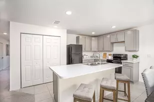 207 SW Aubudon Ave, Port Saint Lucie, FL - Photo 5