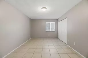 8666 SW 14th St, Pembroke Pines, FL 33025 - Photo 13