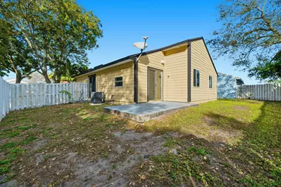 8666 SW 14th Street, Pembroke Pines, FL 33025 - Photo 25