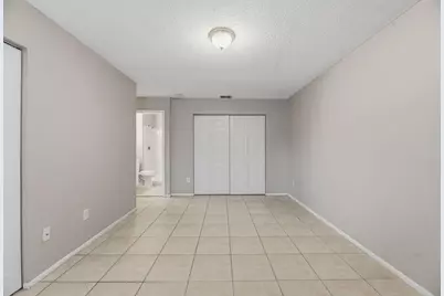 8666 SW 14th Street, Pembroke Pines, FL 33025 - Photo 15