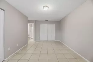 8666 SW 14th St, Pembroke Pines, FL 33025 - Photo 15