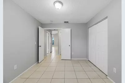 8666 SW 14th Street, Pembroke Pines, FL 33025 - Photo 17