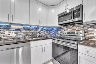 290 Farnham M, Deerfield Beach, FL 33442 - Photo 9