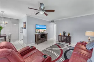 290 Farnham M, Deerfield Beach, FL 33442 - Photo 5