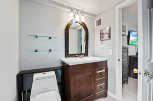 5554 SW 6th St, Margate, FL 33068 - Photo 11