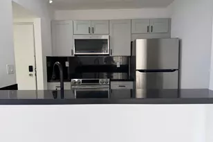 7035 NW 186th St, Hialeah, FL 33015 - Photo 9