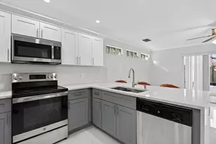 3385 Seabreeze Ln, Margate, FL 33063 - Photo 9