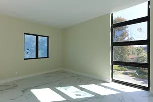 2421 NE 201st St, Miami, FL 33180 - Photo 17