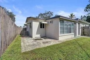 9456 SW 51st St, Cooper City, FL 33328 - Photo 7