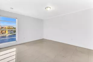 4705 NW 7th St, Miami, FL 33126 - Photo 15