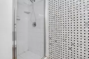 4705 NW 7th St, Miami, FL 33126 - Photo 15