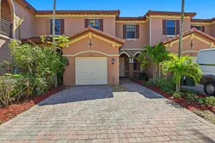 457 SE 37th Pl, Homestead, FL 33033 - Photo 1