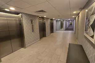 300 Bayview Dr, Sunny Isles Beach, FL 33160 - Photo 31