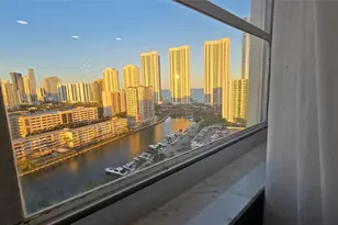 300 Bayview Dr, Sunny Isles Beach, FL 33160 - Photo 29