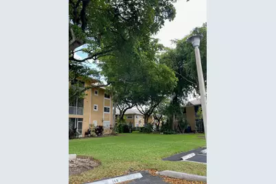 441 SE 10th Street #D104, Dania, FL 33004 - Photo 15