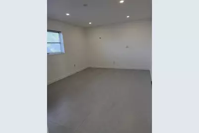 1054-1058 SW 2nd Street #1056, Hallandale Beach, FL 33009 - Photo 9