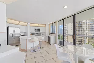 20185 E Country Club Dr, Miami, FL 33180 - Photo 21