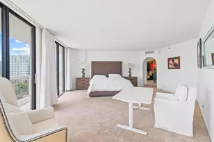 20185 E Country Club Dr, Miami, FL 33180 - Photo 23