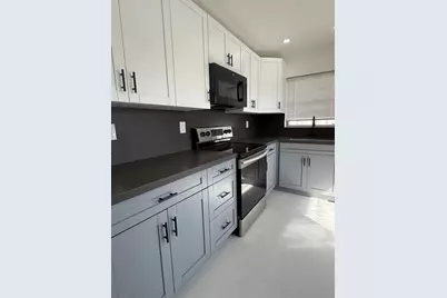 1054-1058 SW 2nd Street #1058, Hallandale Beach, FL 33009 - Photo 5