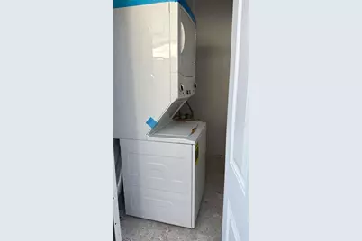 1054-1058 SW 2nd Street #1058, Hallandale Beach, FL 33009 - Photo 3