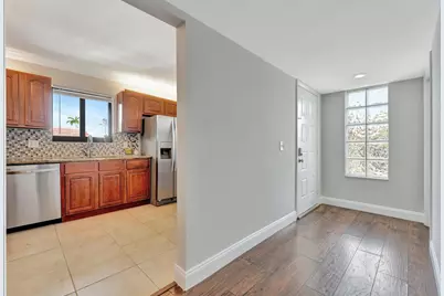 334 Lakeview Drive #204, Weston, FL 33326 - Photo 17