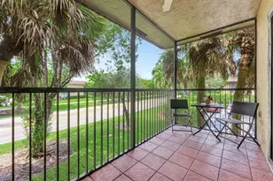 334 Lakeview Dr, Weston, FL 33326 - Photo 7