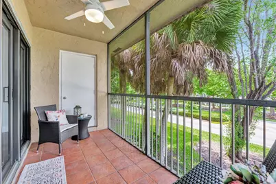 334 Lakeview Drive #204, Weston, FL 33326 - Photo 7