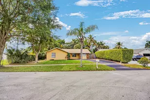 19667 Delaware Cir, Boca Raton, FL 33434 - Photo 5