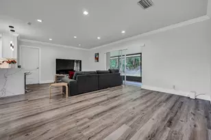 19667 Delaware Cir, Boca Raton, FL 33434 - Photo 9