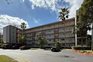 2106 S Cypress Bend Dr, Pompano Beach, FL 33069 - Photo 23