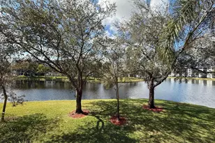 2106 S Cypress Bend Dr, Pompano Beach, FL 33069 - Photo 11