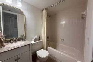 2106 S Cypress Bend Dr, Pompano Beach, FL 33069 - Photo 9