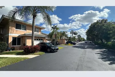 3299 NW 44th Street #2, Oakland Park, FL 33309 - Photo 25