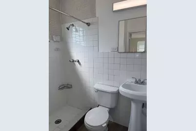 126 SE 10th Street #1, Hallandale Beach, FL 33009 - Photo 9