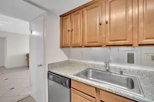 1865 79th Street Causeway, Miami Beach, FL 33141 - Photo 9