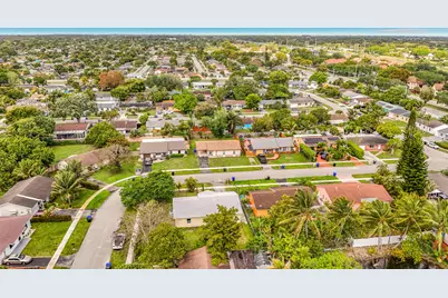 311 SW 79th Terrace, North Lauderdale, FL 33068 - Photo 15