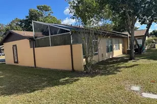 3400 Meadows Circle, Miramar, FL 33025 - Photo 9