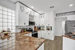 9814 NW 1st Manor, Coral Springs, FL 33071 - Photo 5