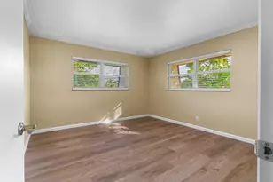 2015 NE 32nd Ct, Pompano Beach, FL 33064 - Photo 43