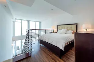 41 SE 5th St, Miami, FL 33131 - Photo 13