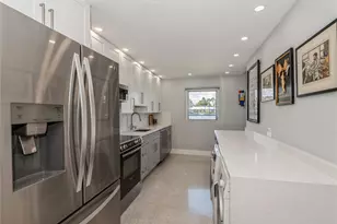 561 Bayshore Dr, Fort Lauderdale, FL 33304 - Photo 3