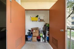 8225 Lake Dr, Doral, FL 33166 - Photo 19