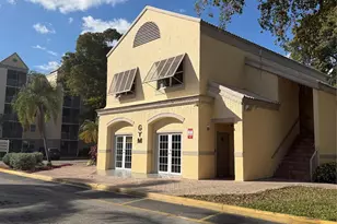 8225 Lake Dr, Doral, FL 33166 - Photo 27