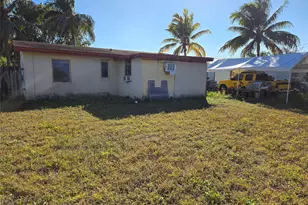 281 NE 45th St, Deerfield Beach, FL 33064 - Photo 9