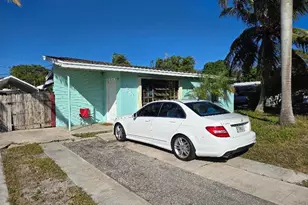 281 NE 45th St, Deerfield Beach, FL 33064 - Photo 3