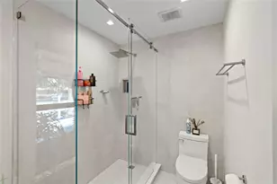 2430 NE 49th St, Pompano Beach, FL 33064 - Photo 15