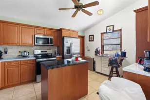 2402 SW Summit St, Port Saint Lucie, FL 34984 - Photo 11