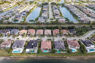 8840 Watercrest Cir Circle E, Parkland, FL 33076 - Photo 11