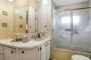 2041 SW 83rd Ave, Davie, FL 33324 - Photo 9