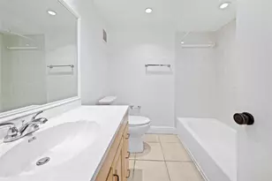 140 Lakeview Dr, Weston, FL 33326 - Photo 23